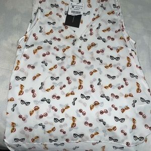 Woman’s Zara sleeveless top